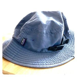 Patagonia sun bucket hat. Kids size 10.